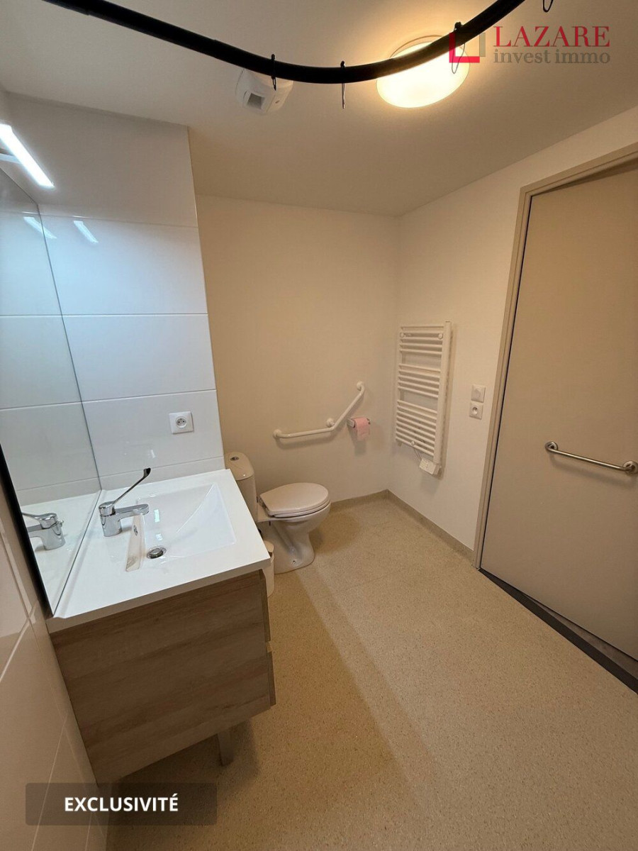 
                                                Location
                                                 A LOUER T1 meublé récent