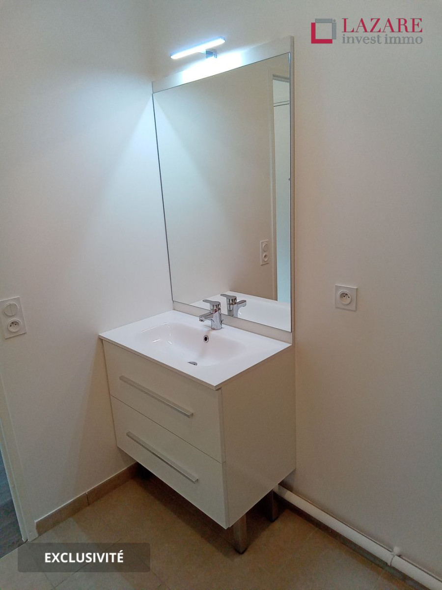 
                                                Location
                                                 A LOUER T1 récent avec balcon et parking