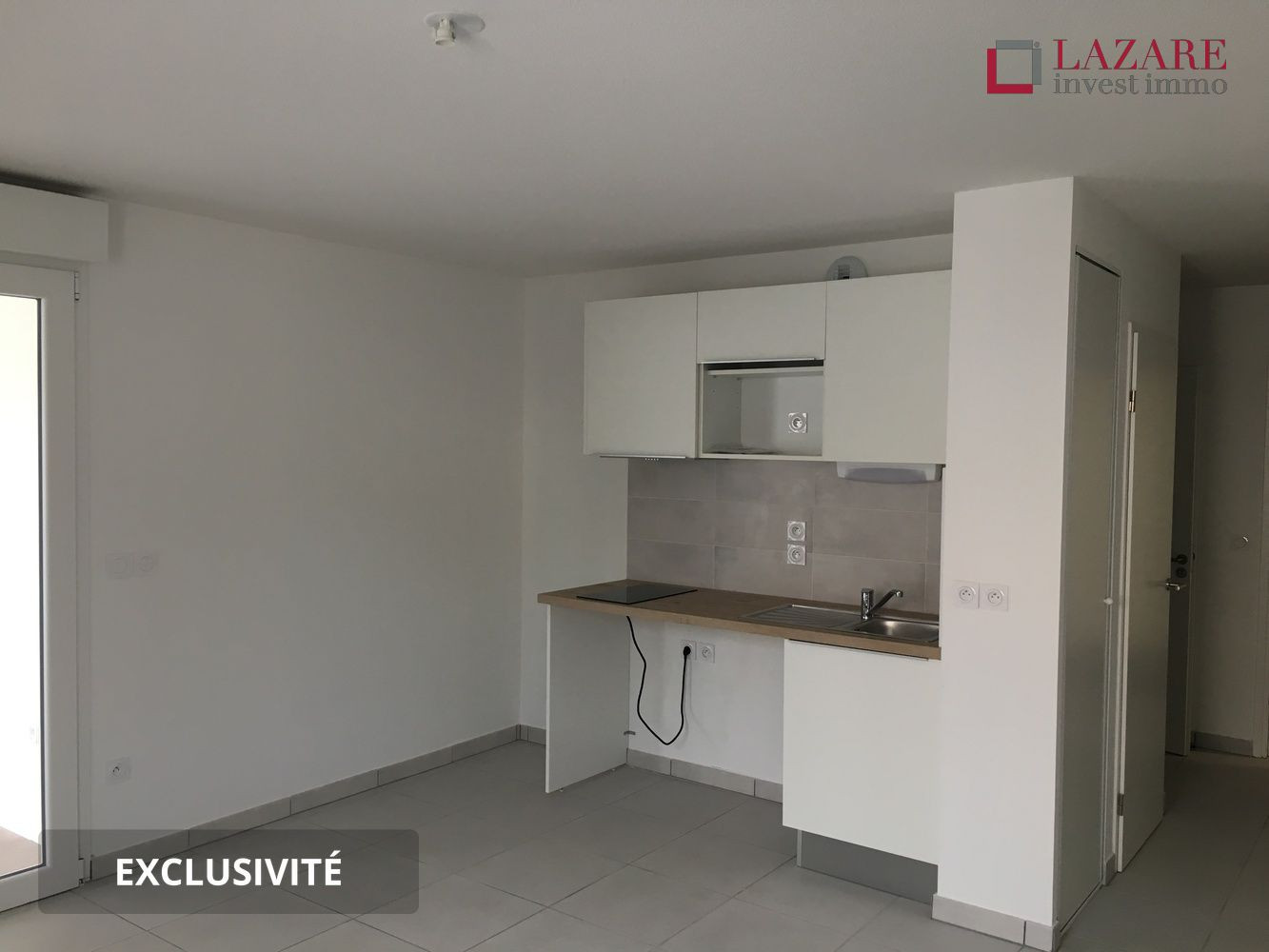 
                                                Location
                                                 A LOUER T1 récent avec parking
