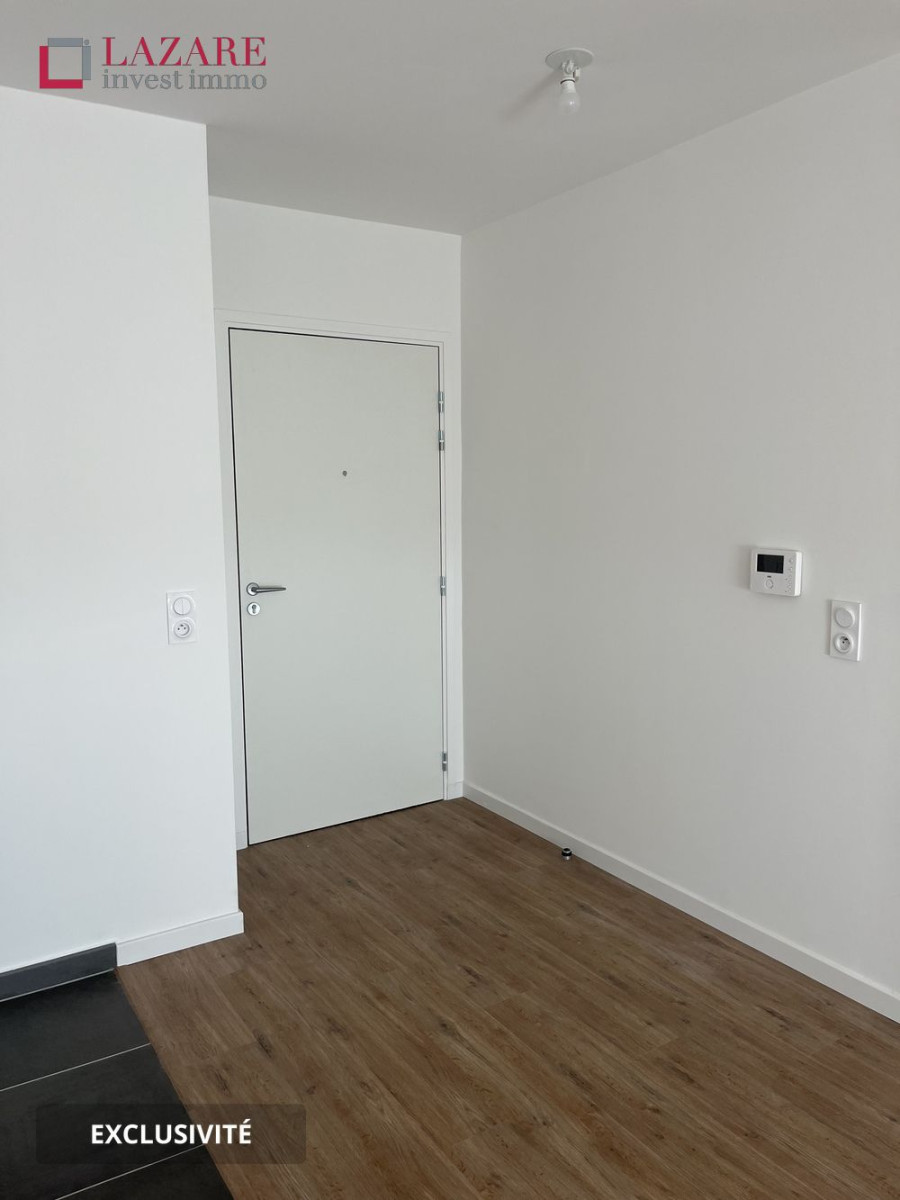 
                                                Location
                                                 A LOUER T1 récent avec parking