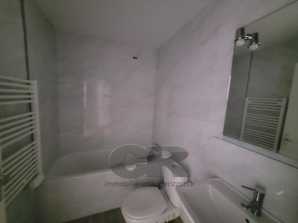 
                                                Location
                                                 A LOUER - T1B MEUBLE - METZ PLANTIERES