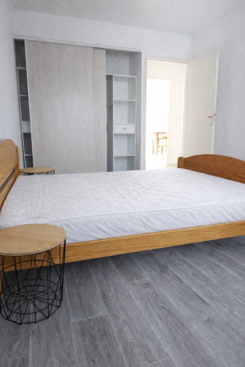 
                                                Location
                                                 A louer T2 -Angers la Madeleine - calme - lumineux
