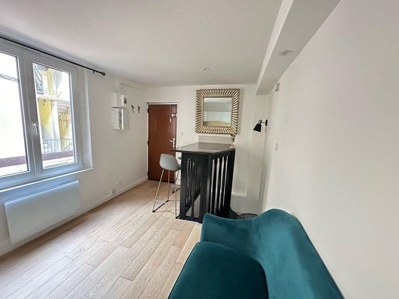 
                                                Location
                                                 À louer, T2 meublé 36m2 / Croix Rousse