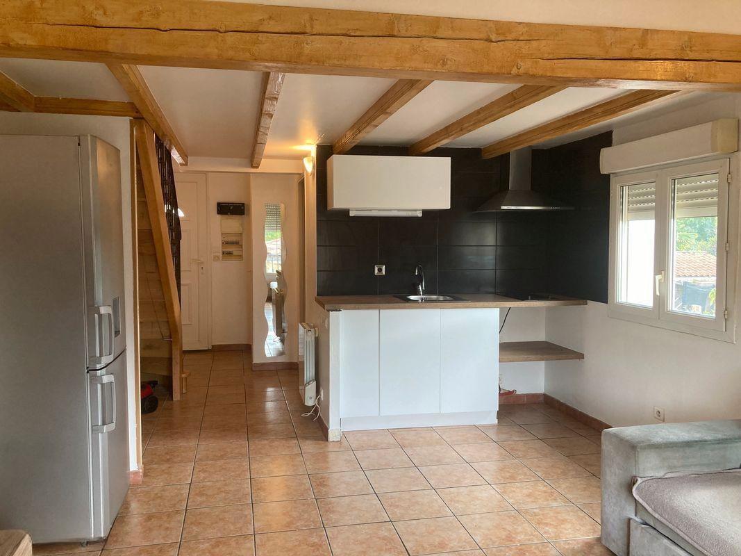 
                                                Location
                                                 À louer T2 Meublé à 10 mn fac du Mirail