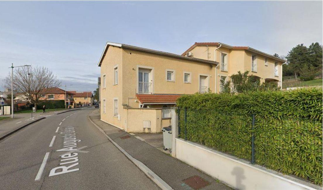 
                                                Location
                                                 📍 À louer T2 meublé de 53 m² avec parking.