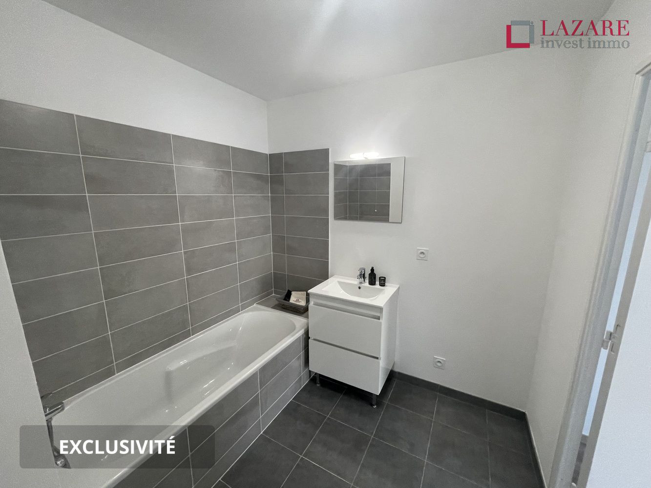 
                                                Location
                                                 A LOUER T2 récent avec garage fermé