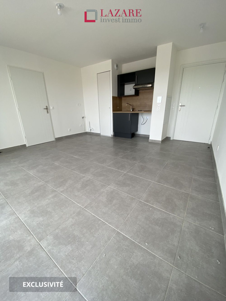 
                                                Location
                                                 A LOUER T2 récent avec parking