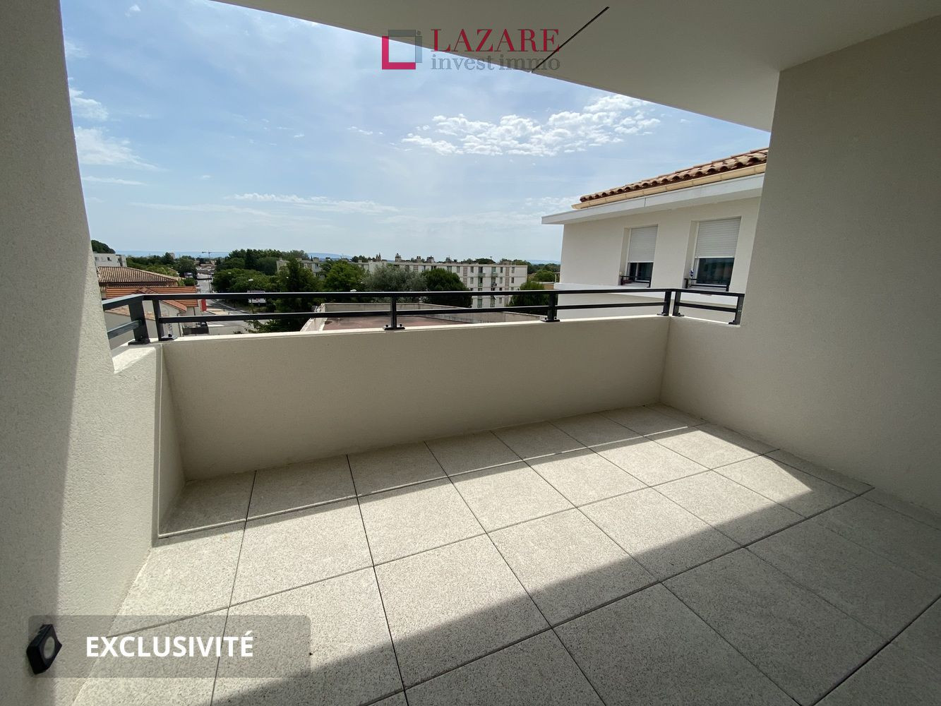 
                                                Location
                                                 A LOUER T2 récent avec parking