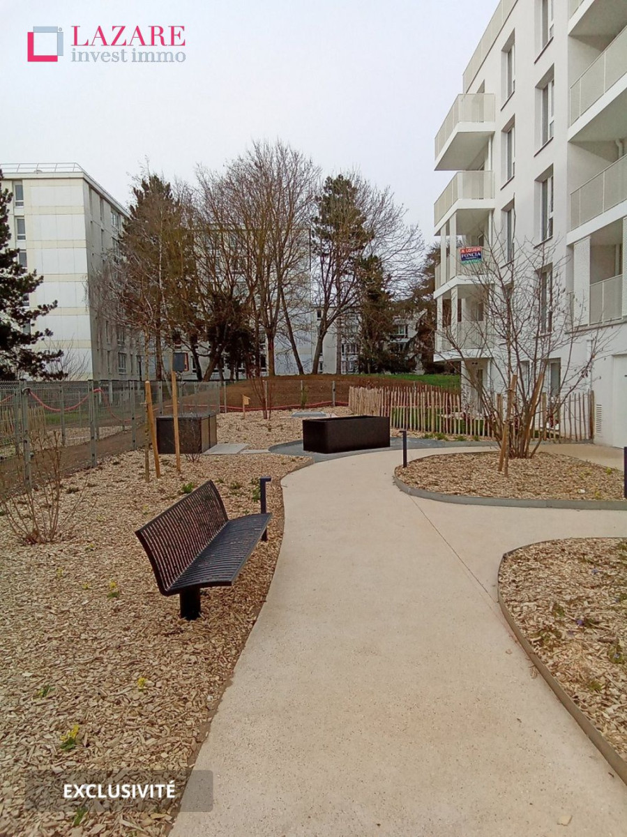 
                                                Location
                                                 A LOUER T2 récent avec parking