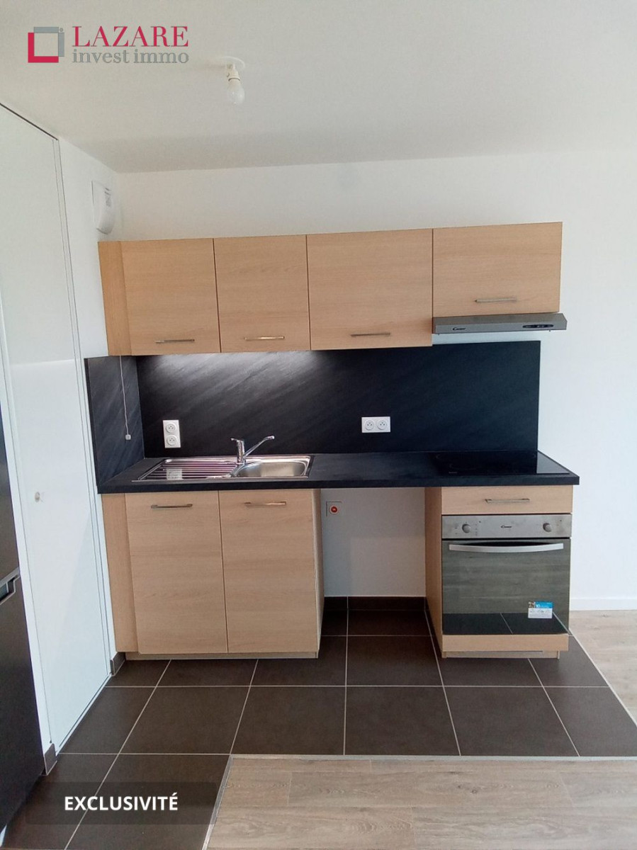 
                                                Location
                                                 A LOUER T2 récent avec parking