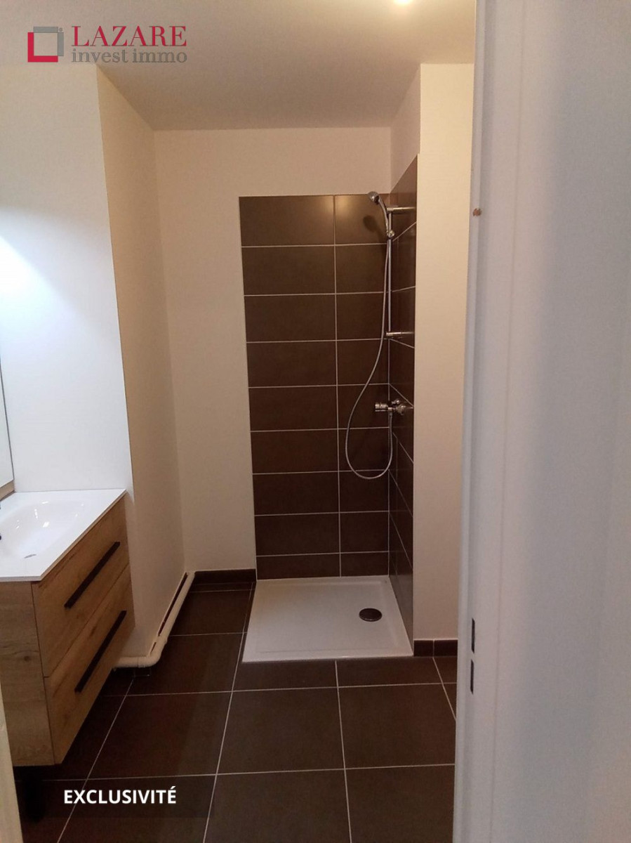 
                                                Location
                                                 A LOUER T2 récent avec parking