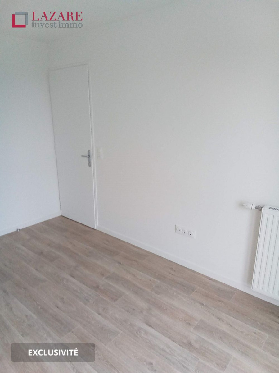 
                                                Location
                                                 A LOUER T2 récent avec parking