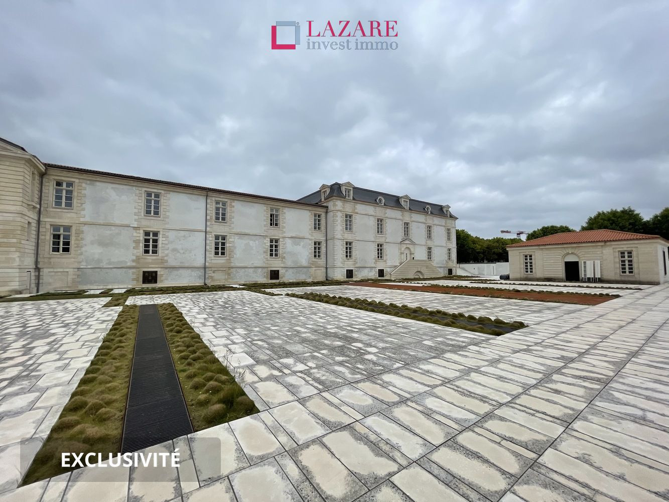 
                                                Location
                                                 A LOUER T2 refait à neuf avec parking