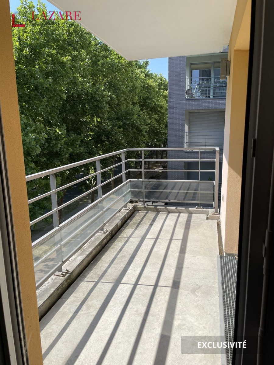 
                                                Location
                                                 A LOUER T3 avec parking