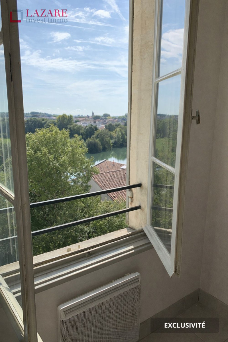 
                                                Location
                                                 A LOUER T3  avec parking