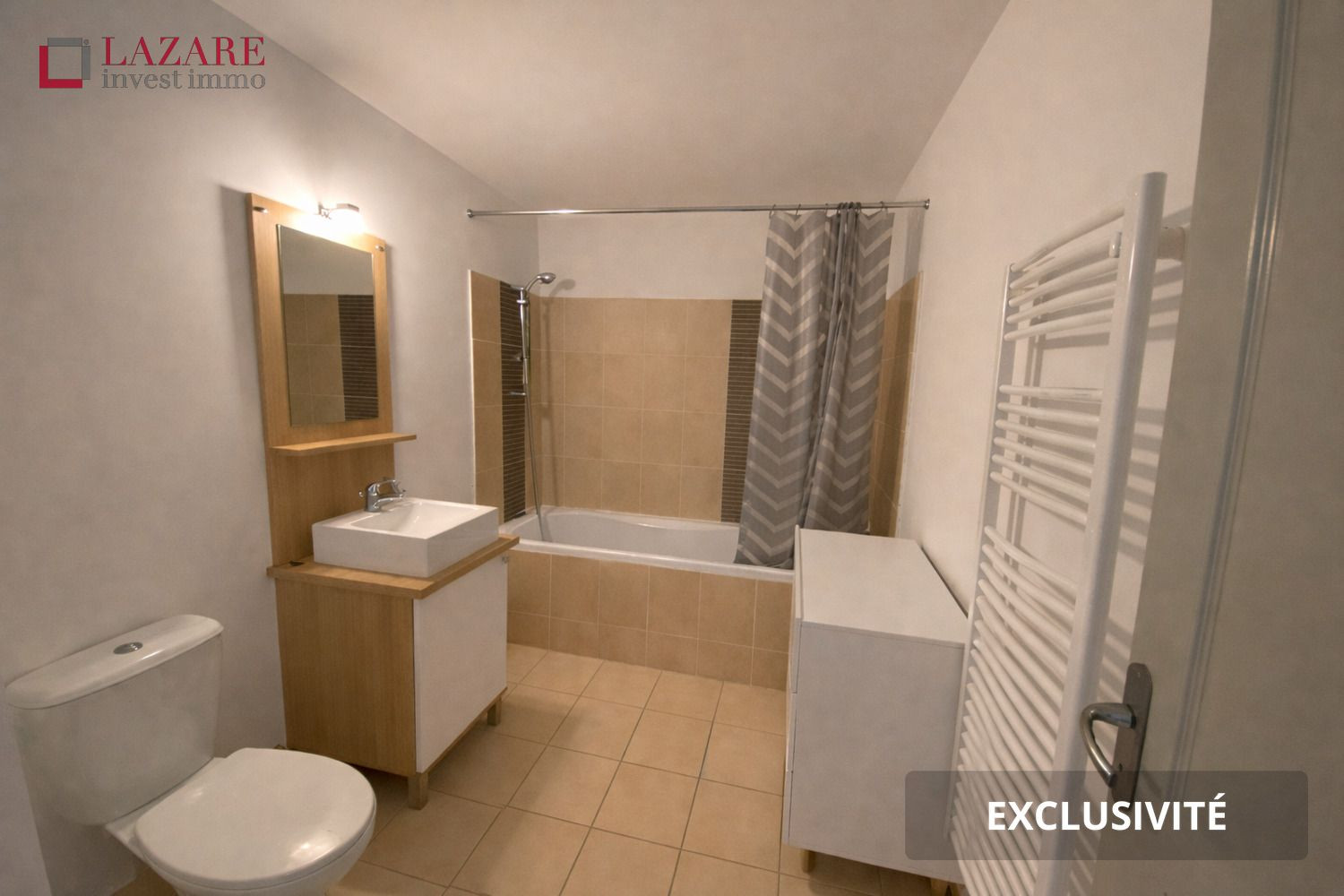 
                                                Location
                                                 A LOUER T3  avec parking