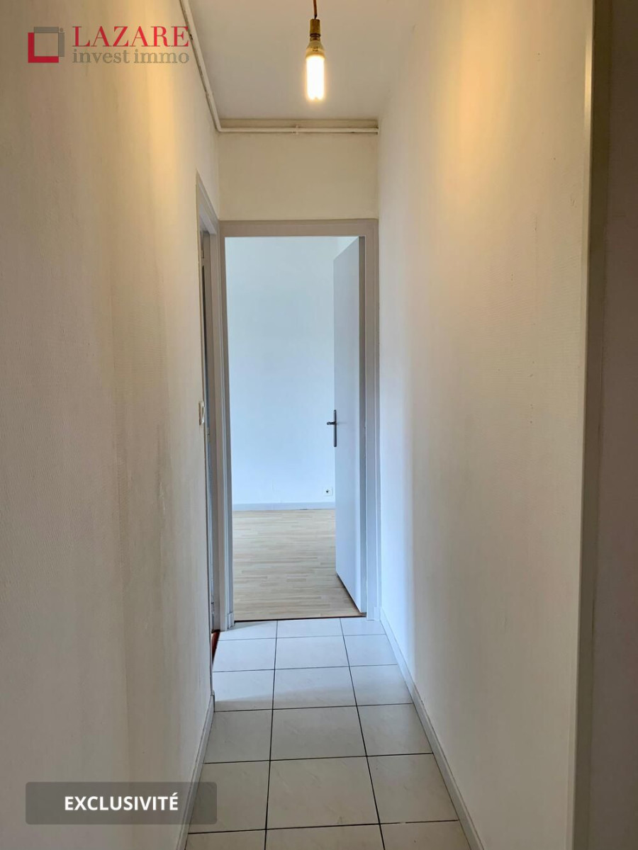 
                                                Location
                                                 A LOUER T3 avec parking et cave