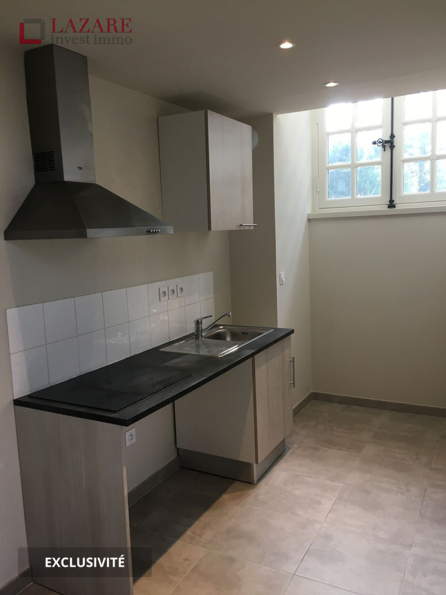 
                                                Location
                                                 A LOUER T3 duplex avec 2 parkings