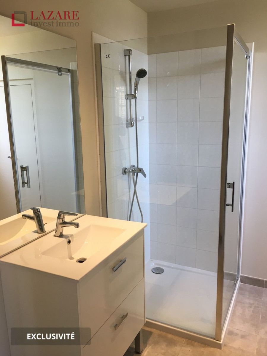 
                                                Location
                                                 A LOUER T3 duplex avec 2 parkings