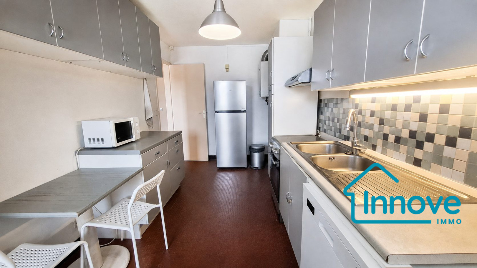 
                                                Location
                                                 À louer - T3 meublé de 85m² - Avec parking