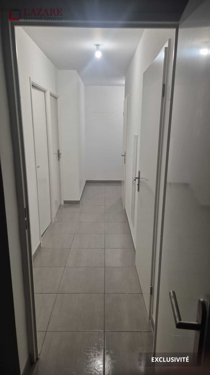 
                                                Location
                                                 A LOUER T3 récent avec 2 parkings