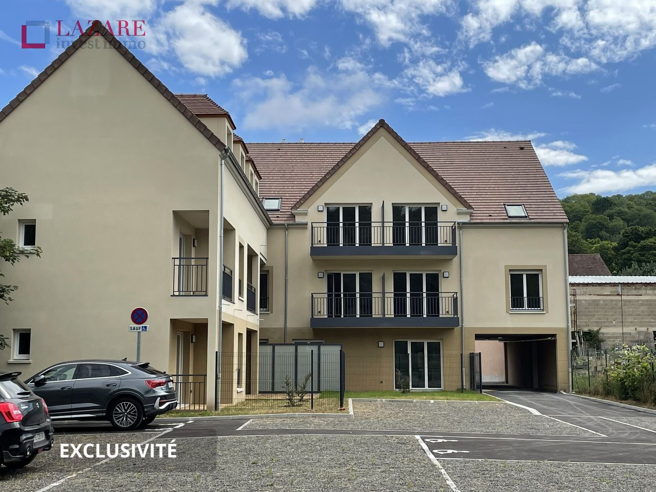 
                                                Location
                                                 A LOUER T3 récent avec 2 parkings