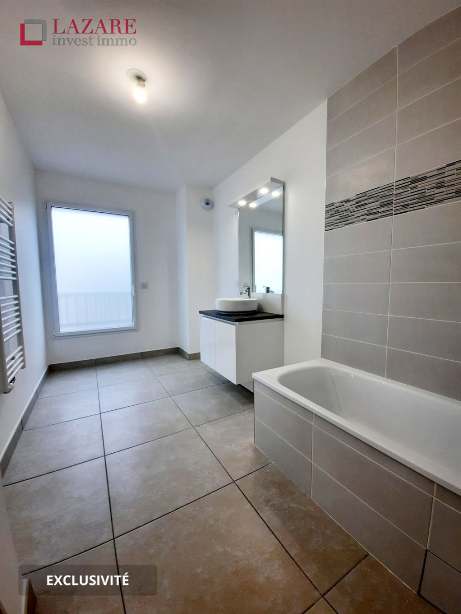 
                                                Location
                                                 A LOUER T3 récent avec garage fermé