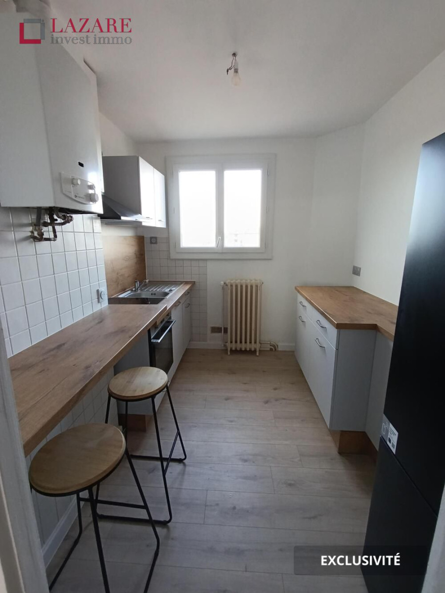 
                                                Location
                                                 A LOUER T3 rénové