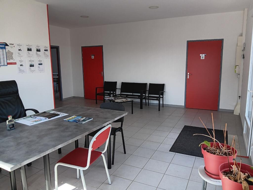 
                                                Location
                                                 À louer –Terrain Industriel de 1,8 hectares à Saint-Sauveur-d'Aunis – Charente-Maritime (17)