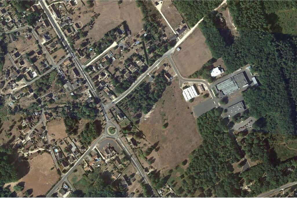 
                                                Vente
                                                 À louer - Terrain industriel de 30 000 m² proche de Bourges-Cher (18)