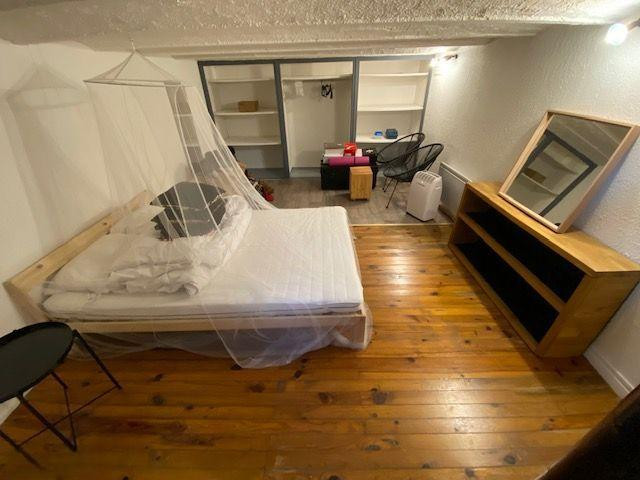 
                                                Location
                                                 À louerv - Studio fonctionnel de 20 m²