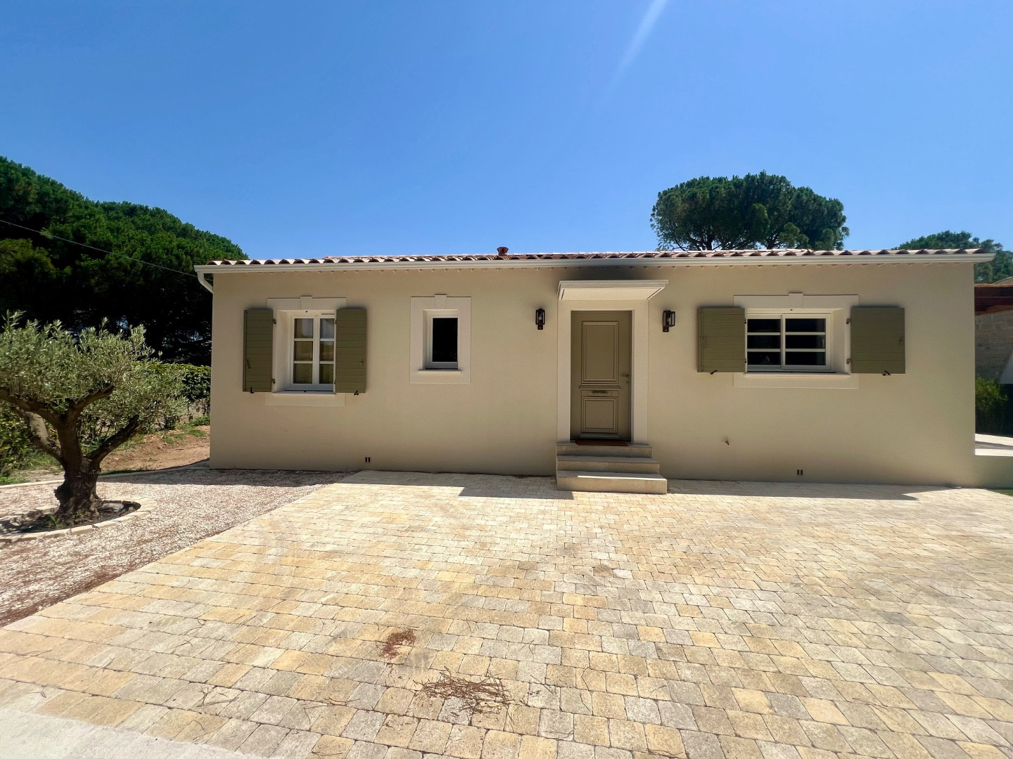
                                                Vente
                                                 🏡 À NOUVEAU DISPONIBLE- BIEN EXCEPTIONNEL