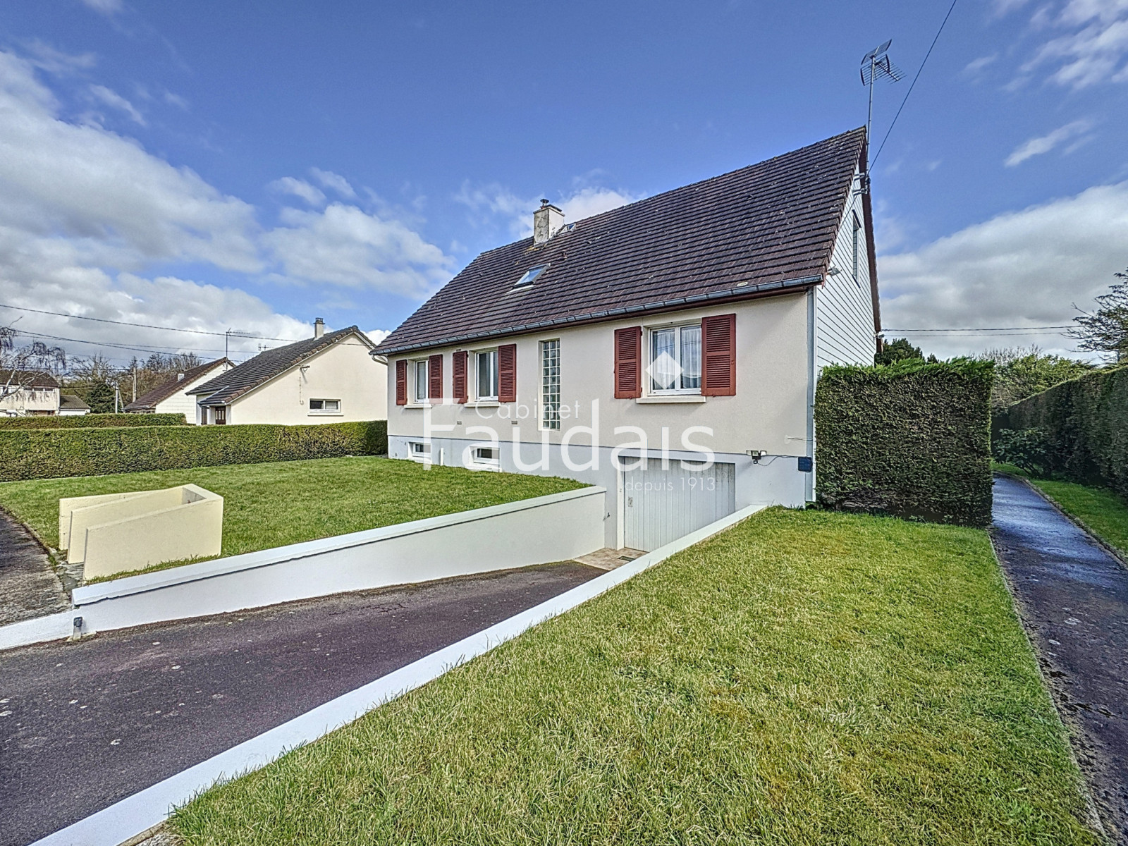 
                                                Vente
                                                 A PERIERS Maison avec vie de plain pied 