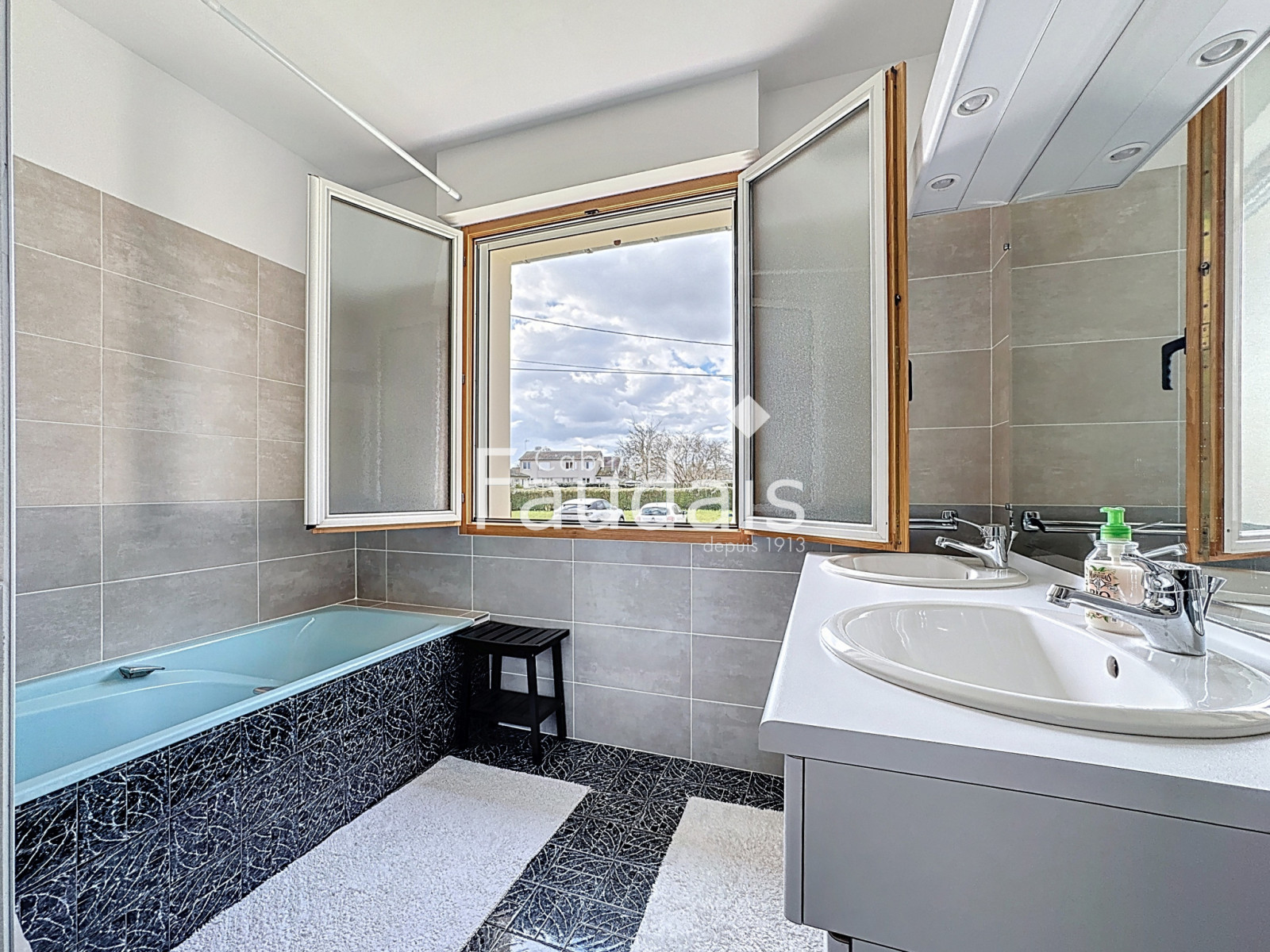 
                                                Vente
                                                 A PERIERS Maison avec vie de plain pied 