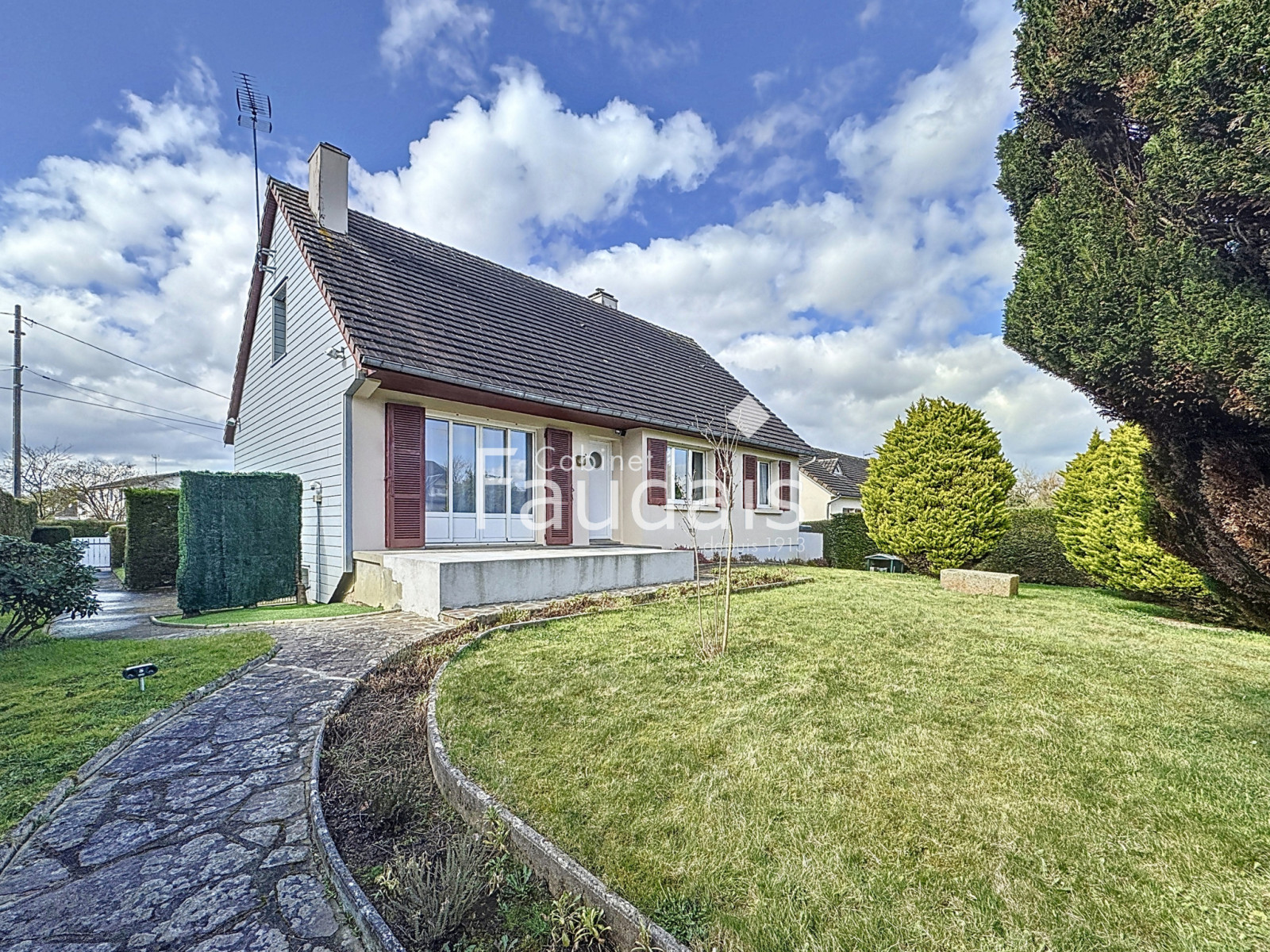 
                                                Vente
                                                 A PERIERS Maison avec vie de plain pied 