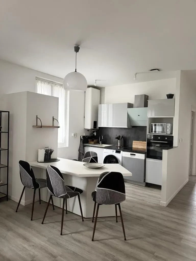 
                                                Location
                                                 A ppartement T3 BIS MEUBLE Rénové en colocation