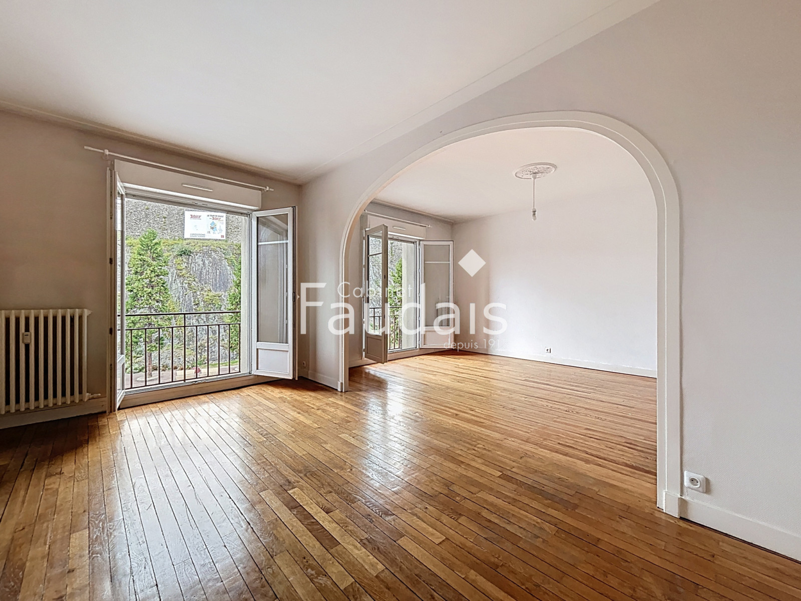 Location
                                                  A proximité des commerces et transports