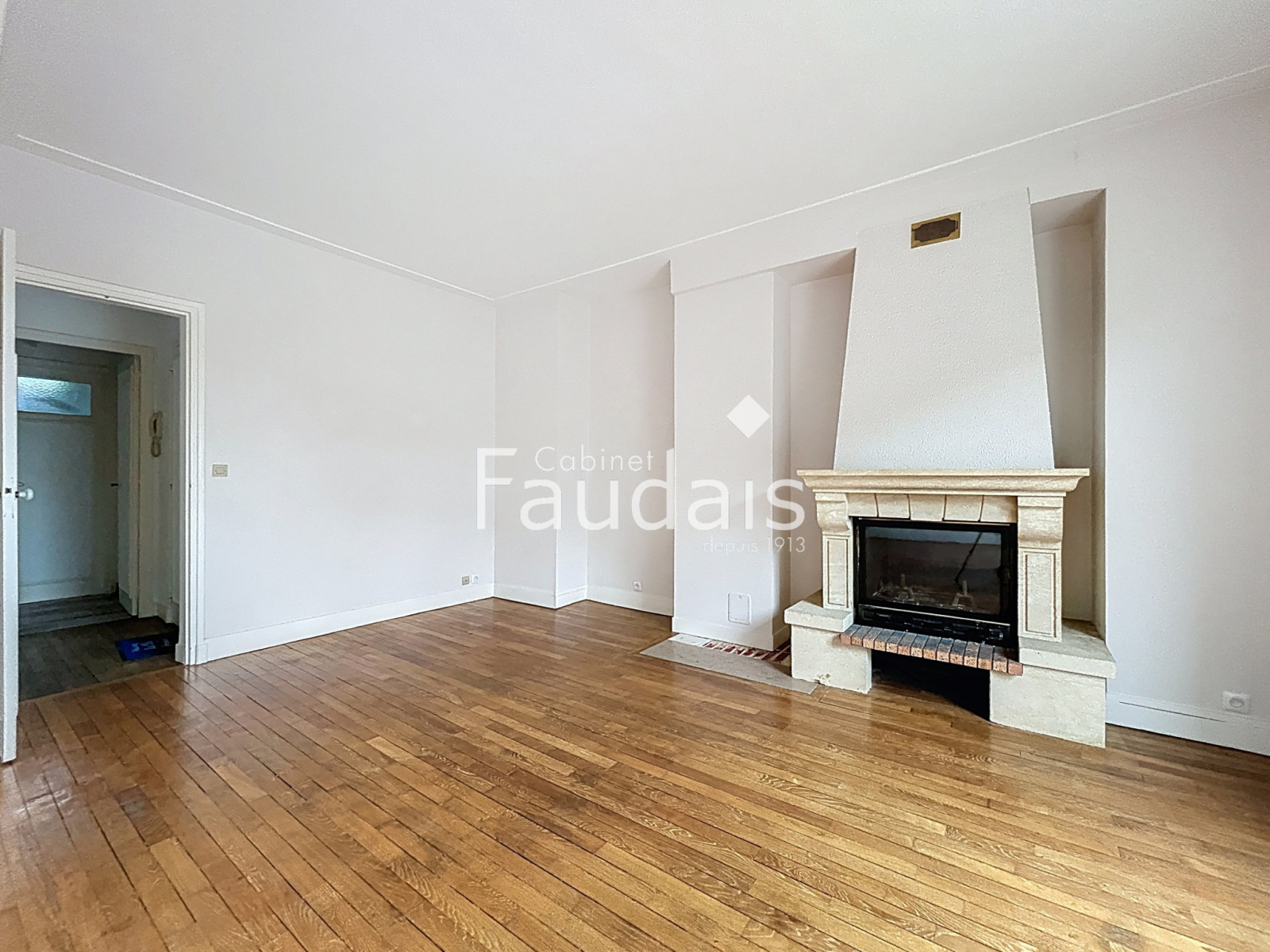 Location
                                                  A proximité des commerces et transports