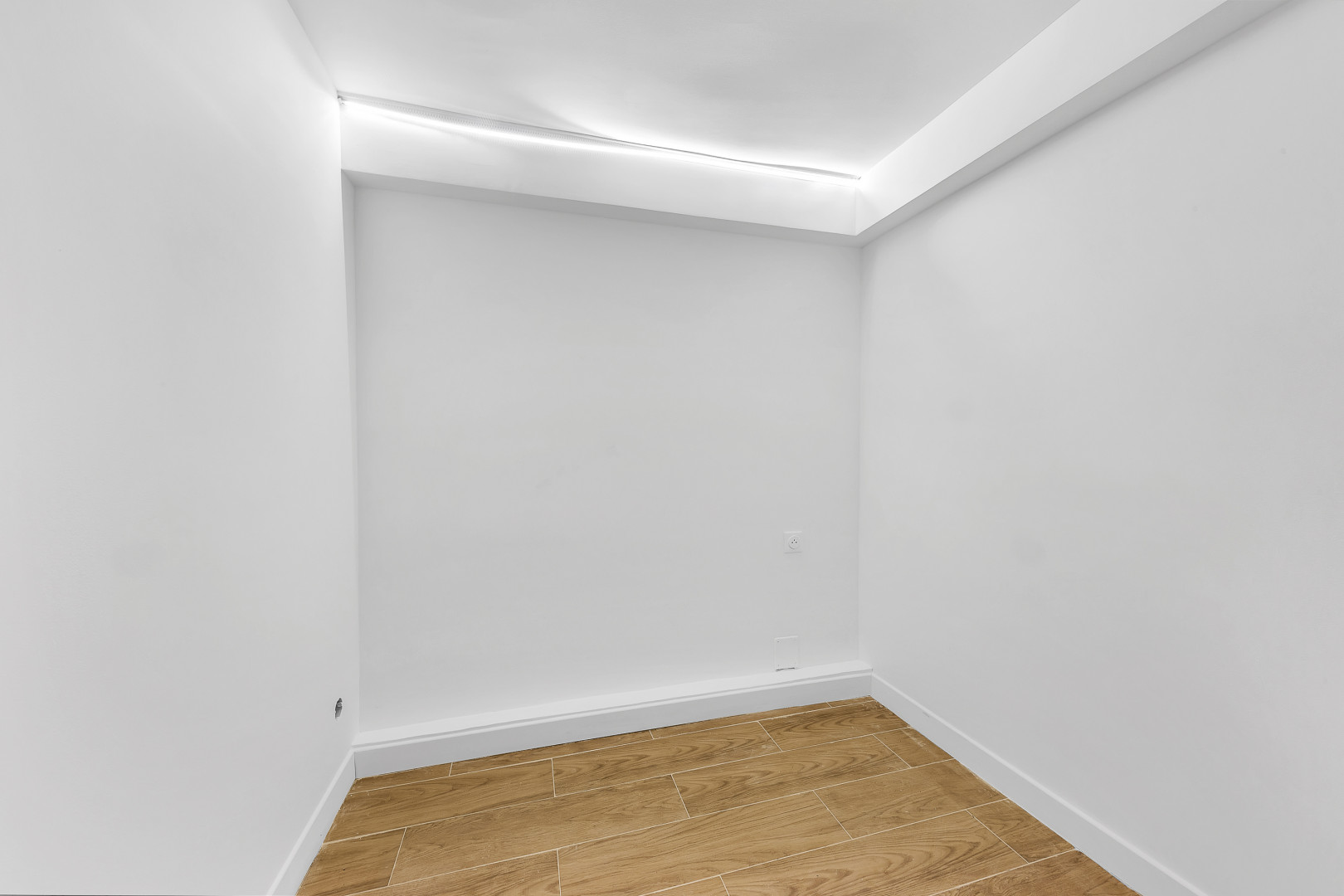 
                                                Vente
                                                 À quelques minutes de l’IUT, découvrez ce charmant studio entièrement rénové