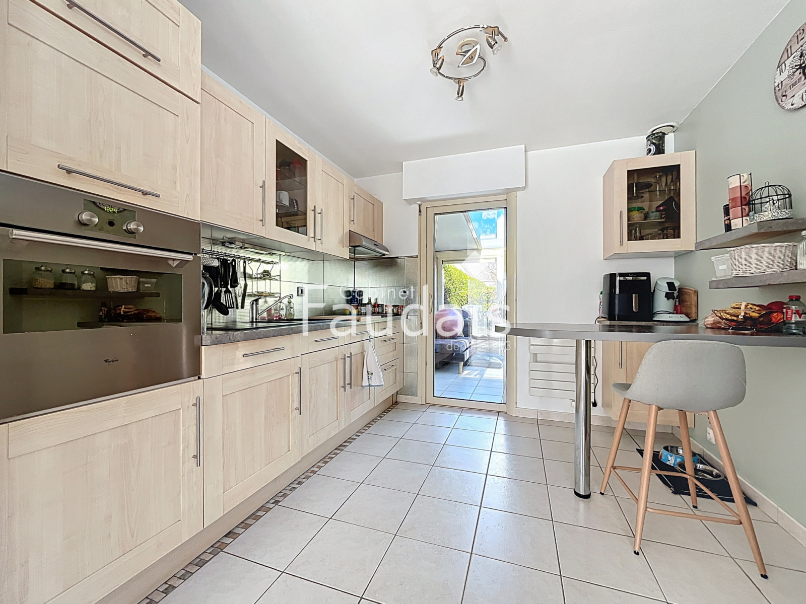 
                                                Vente
                                                 A SAINT-LÔ, Maison de 98 m2 rénové avec soin proche des comm