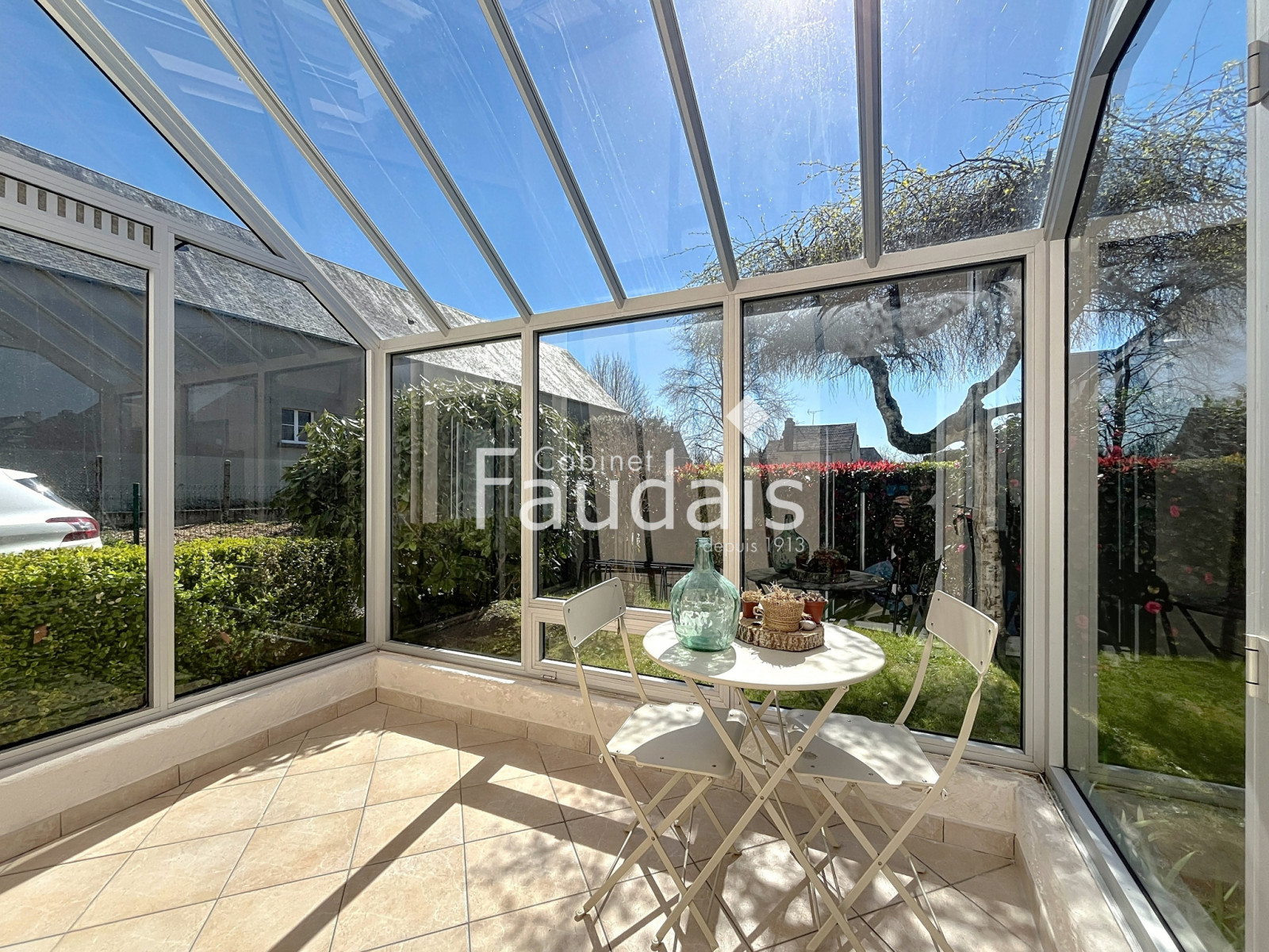 
                                                Vente
                                                 A SAINT-LÔ, Maison de 98 m2 rénové avec soin proche des comm