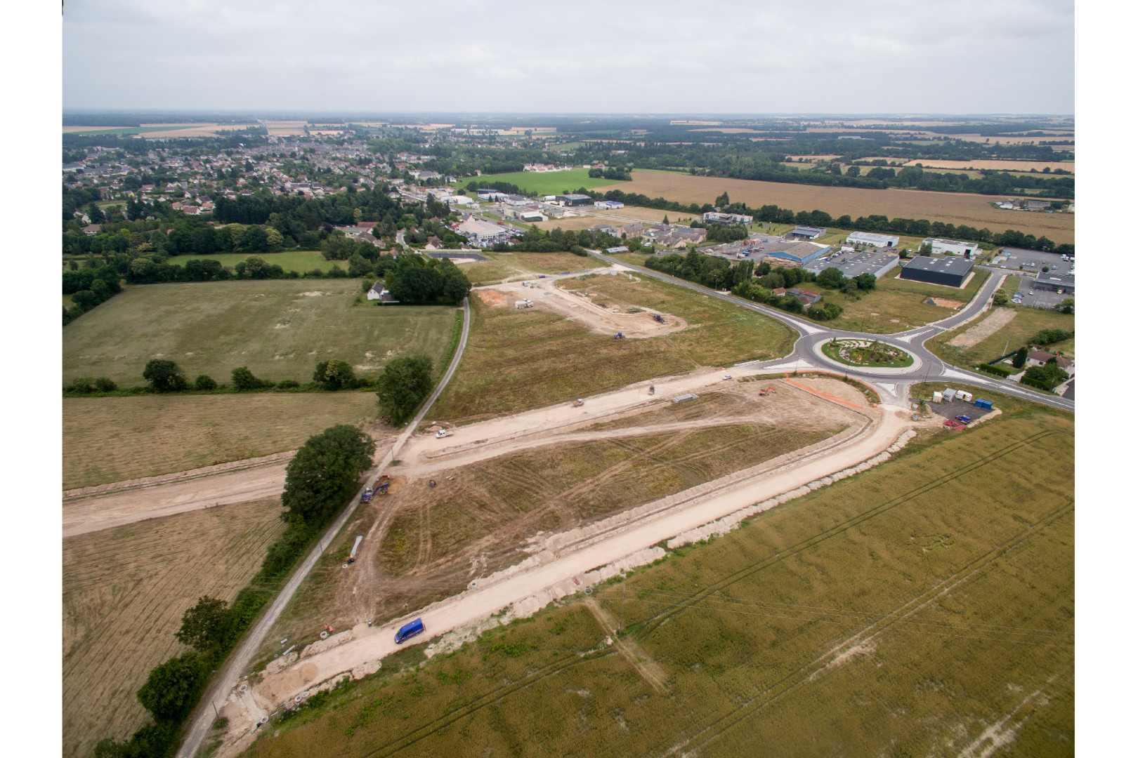 
                                                Vente
                                                 À vendre – 1,6 hectares de Terrains Industriels Site Clés en Main à Aubigny-sur-Nère – Cher (18)