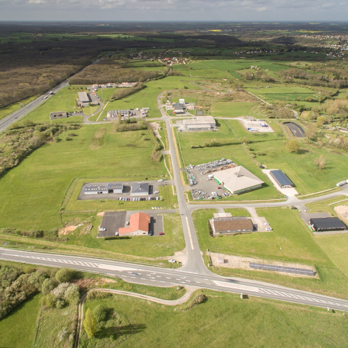 
                                                Vente
                                                 À vendre – 10 hectares de Terrains Industriels divisibles à partir de 2 500 m² à proximité de Châtea