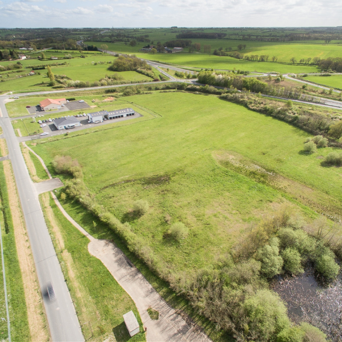 
                                                Vente
                                                 À vendre – 10 hectares de Terrains Industriels divisibles à partir de 2 500 m² à proximité de Châtea
