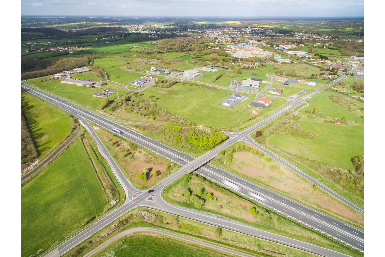 
                                                Vente
                                                 À vendre – 10 hectares de Terrains Industriels divisibles à partir de 2 500 m² à proximité de Châteauroux – Indre (36)