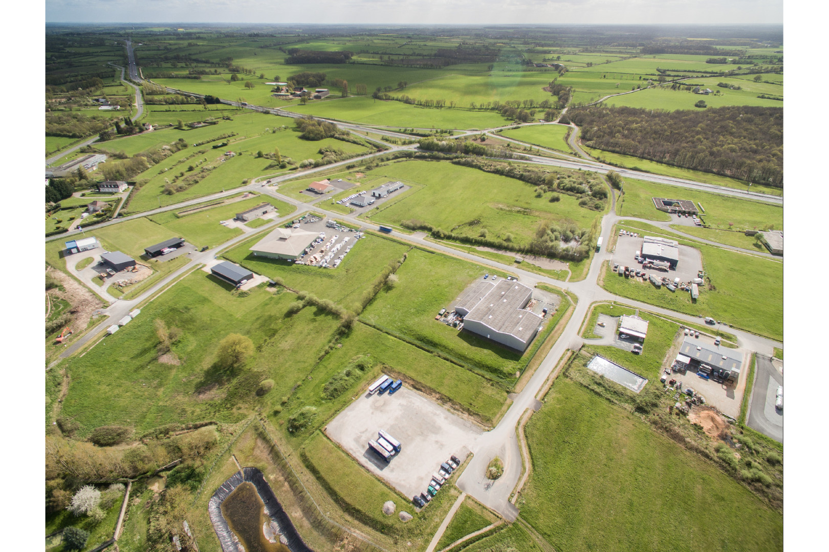 
                                                Vente
                                                 À vendre – 10 hectares de Terrains Industriels divisibles à partir de 2 500 m² à proximité de Châteauroux – Indre (36)