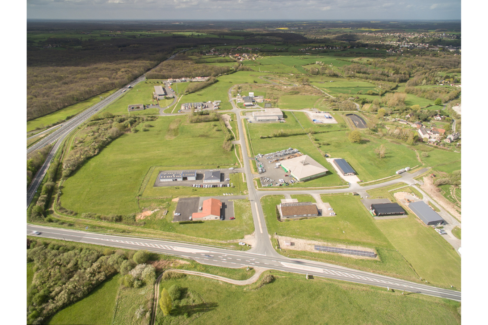 
                                                Vente
                                                 À vendre – 10 hectares de Terrains Industriels divisibles à partir de 2 500 m² à proximité de Châteauroux – Indre (36)