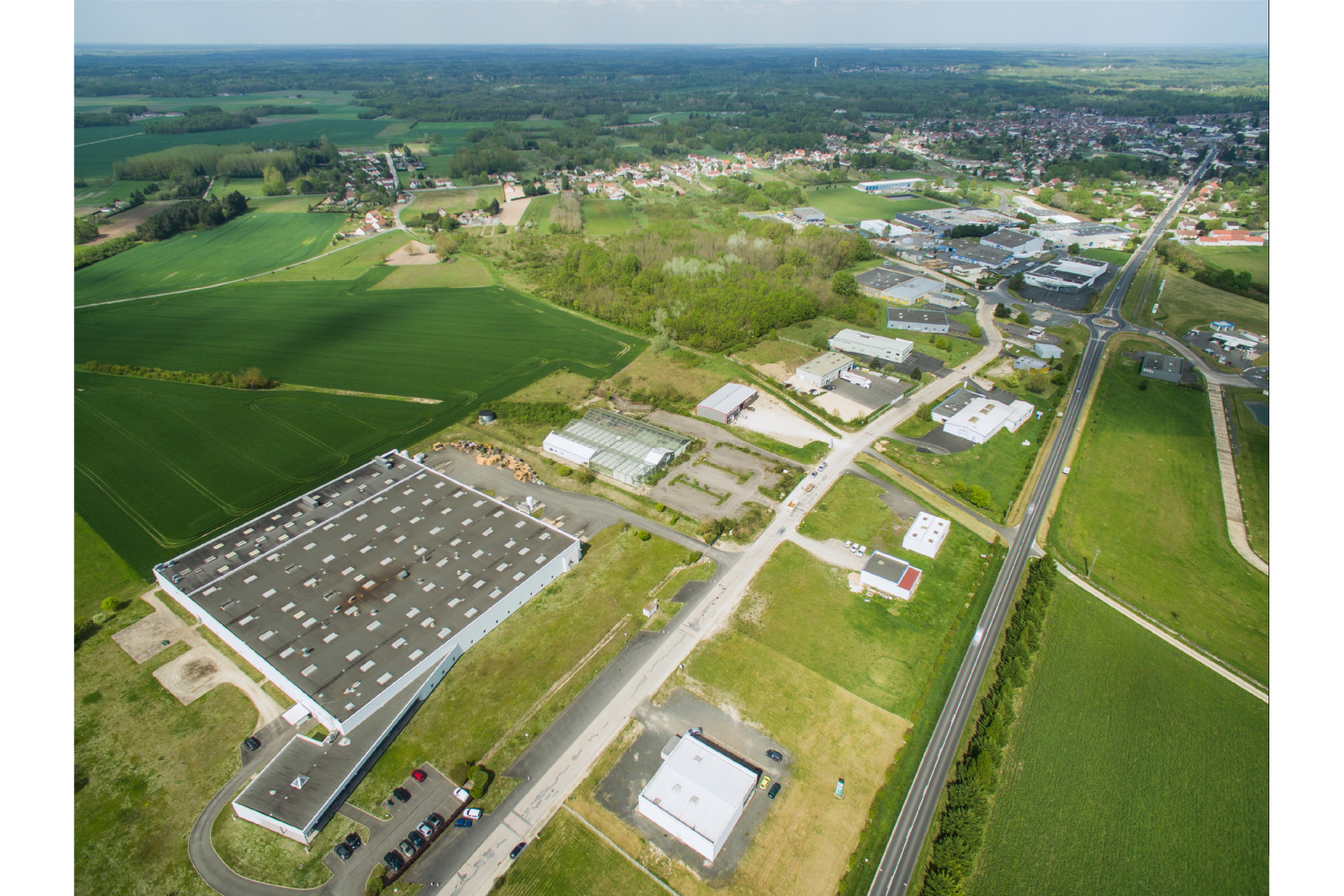 
                                                Vente
                                                 À vendre – 16,7 hectares de Terrains Industriels divisibles à proximité de Vierzon – Indre (36)