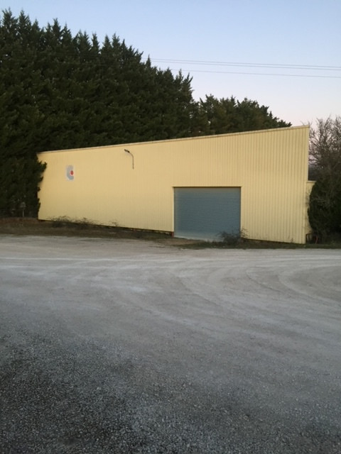 
                                                Vente
                                                 À vendre – 2 Entrepôts de 2 100 et 1 100 m² à Chamvres – Yonne (89)