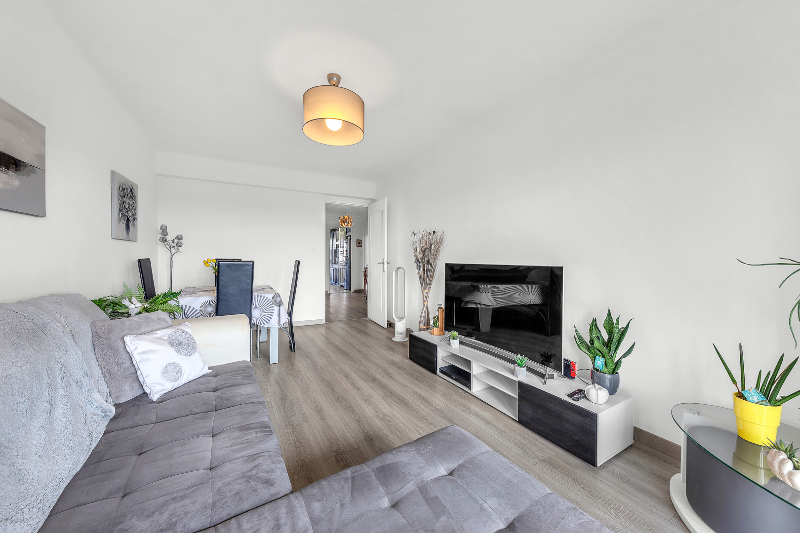 
                                                Vente
                                                 À vendre – 4 pièces lumineux avec balcons et cave – Cagnes-sur-Mer